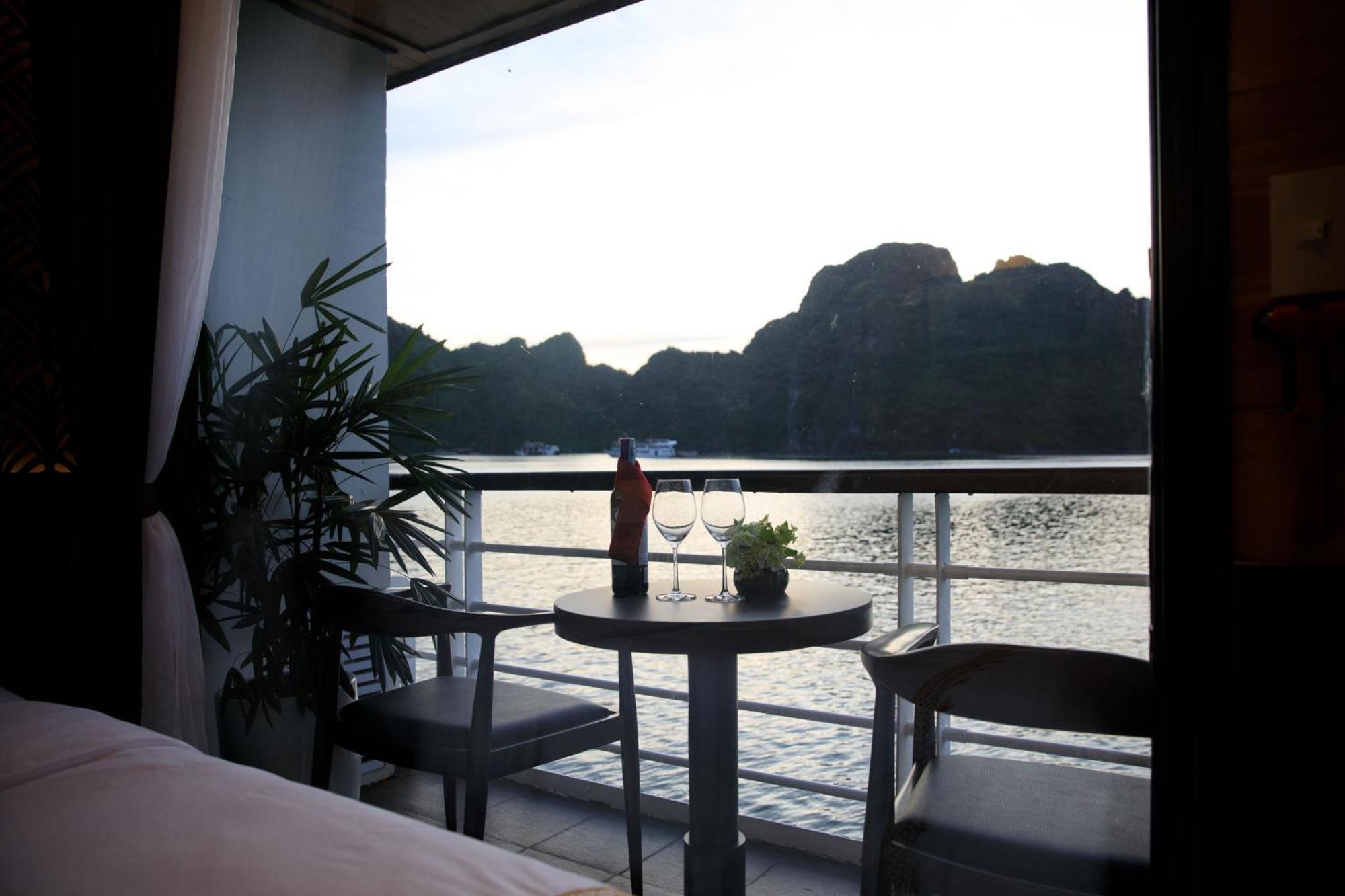 V'Spirit Cruise Hotel Ha Long Exterior photo