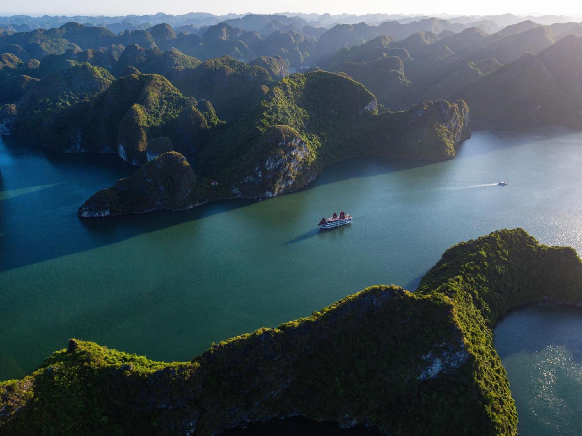 V'Spirit Cruise Hotel Ha Long Exterior photo
